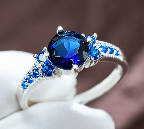 Rhinestone Zircon Four-Claw Round Ring