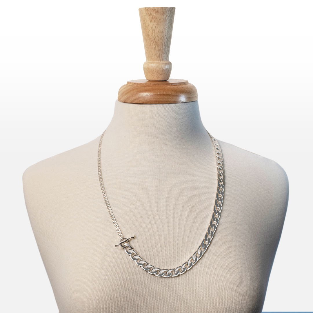 Cadence - Equestrian Curb Chain T-Bar Necklace in Silver